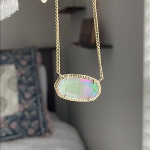 Kendra Scott necklace